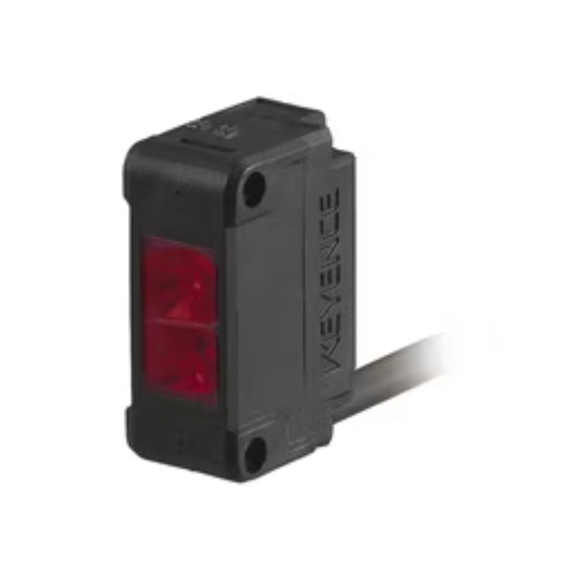 Keyence PZ-G62N retro-reflective sensor with NPN output and cable connection. Long-range detection with IP67 housing for industrial use.